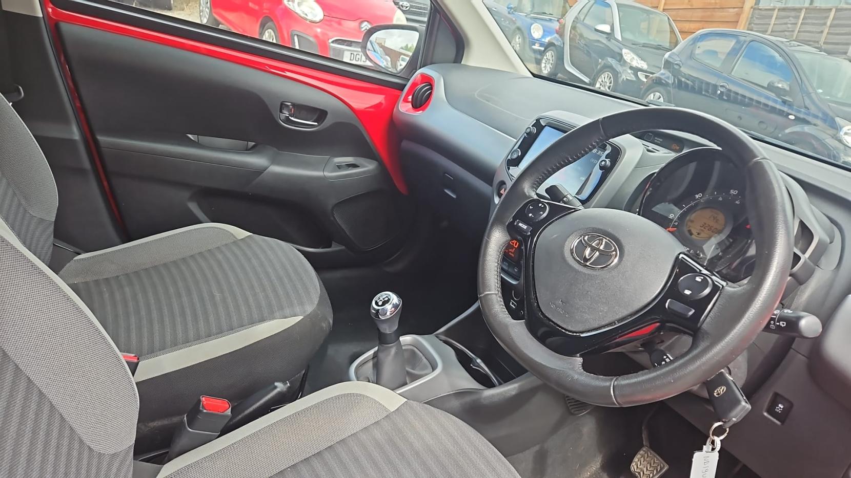 Toyota AYGO 1.0 VVT-i x-trend Hatchback 5dr Petrol Manual Euro 6 (71 ps)