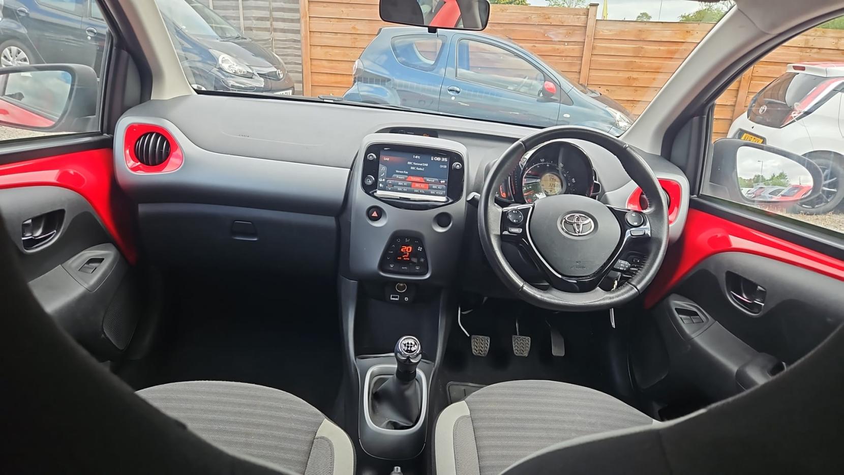 Toyota AYGO 1.0 VVT-i x-trend Hatchback 5dr Petrol Manual Euro 6 (71 ps)