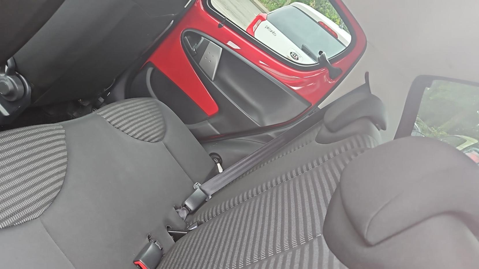 Peugeot 107 1.0 12V Allure Hatchback 5dr Petrol 2 Tronic Euro 5 (68 ps)