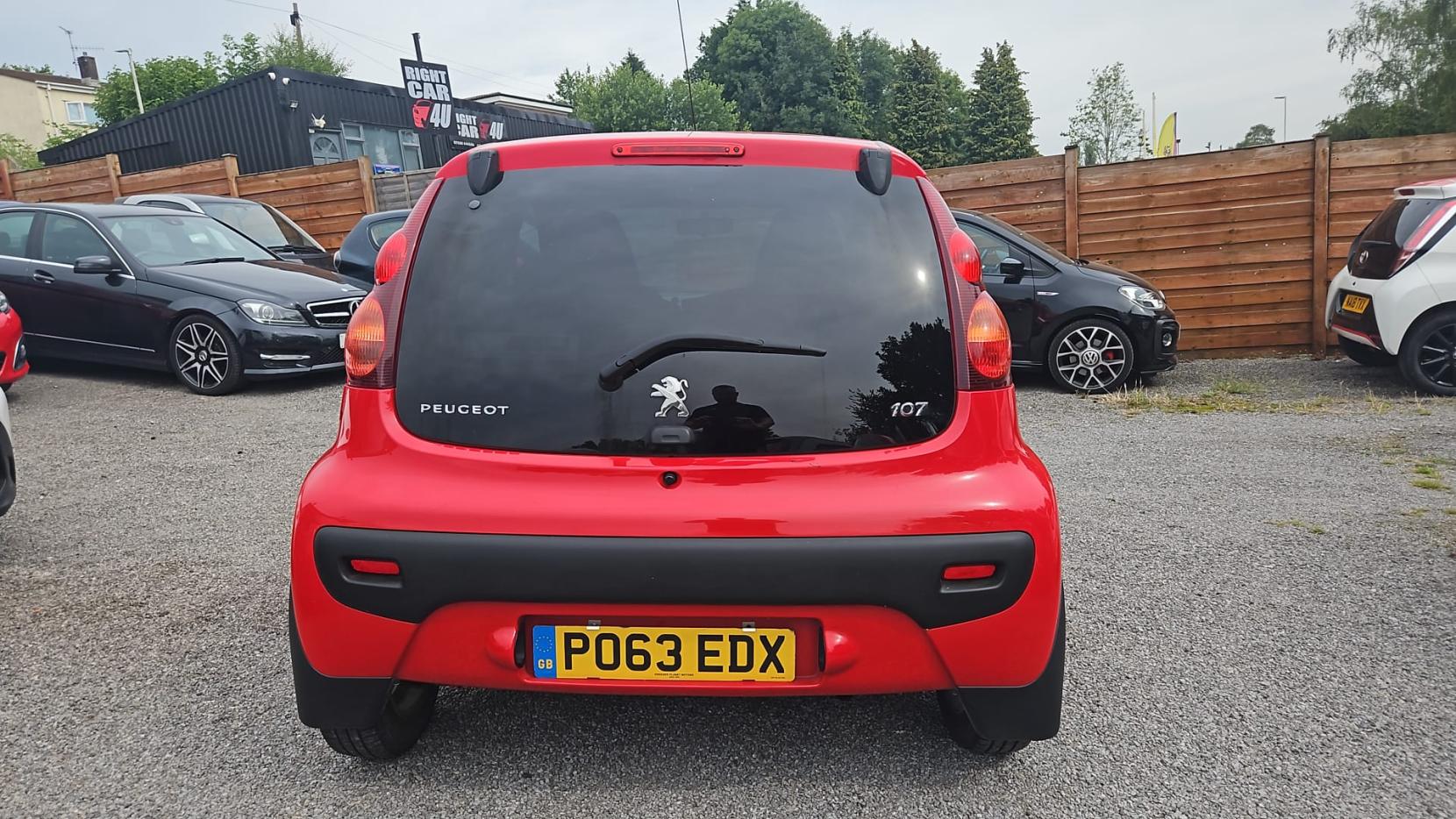 Peugeot 107 1.0 12V Allure Hatchback 5dr Petrol 2 Tronic Euro 5 (68 ps)