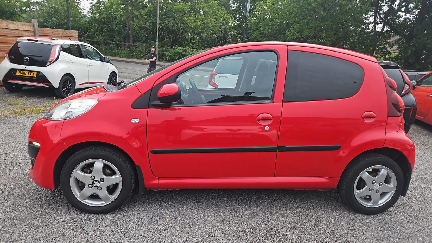 Peugeot 107 1.0 12V Allure Hatchback 5dr Petrol 2 Tronic Euro 5 (68 ps)