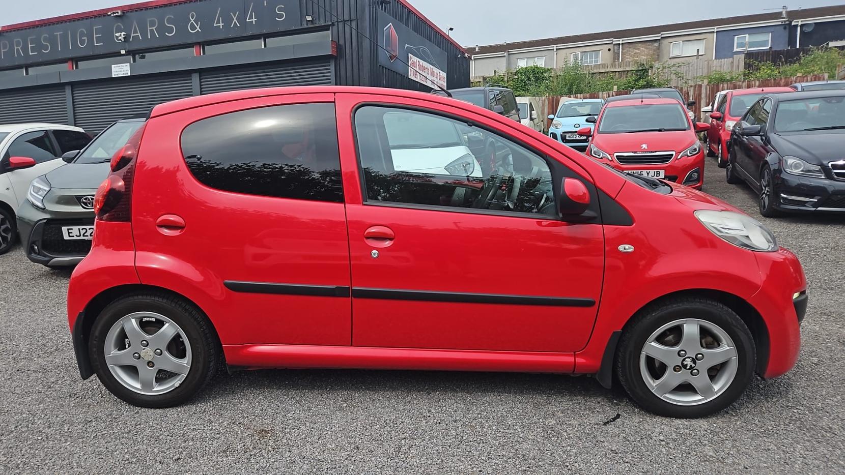 Peugeot 107 1.0 12V Allure Hatchback 5dr Petrol 2 Tronic Euro 5 (68 ps)