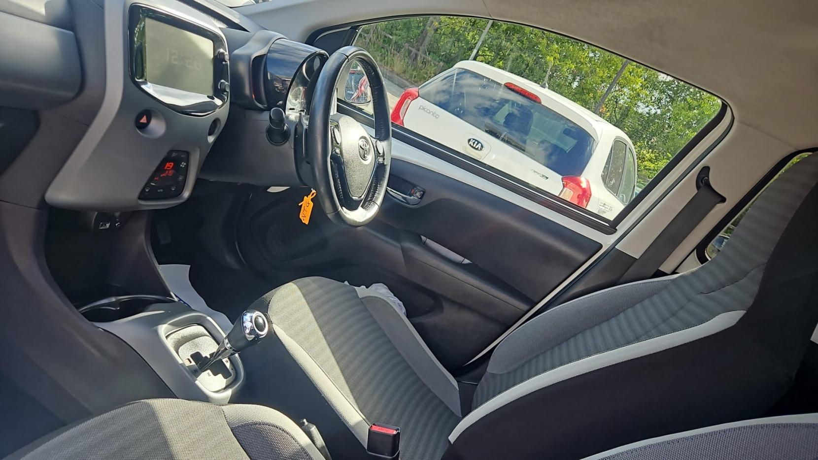 Toyota AYGO 1.0 VVT-i x-press Hatchback 5dr Petrol x-shift Euro 6 (71 ps)