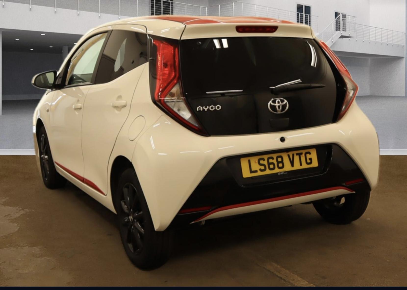Toyota AYGO 1.0 VVT-i x-press Hatchback 5dr Petrol x-shift Euro 6 (71 ps)