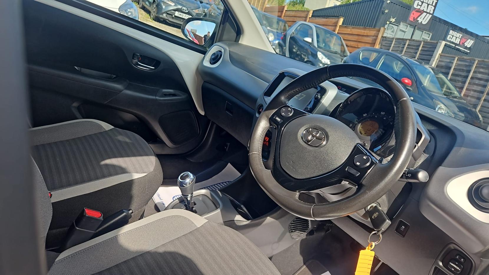 Toyota AYGO 1.0 VVT-i x-press Hatchback 5dr Petrol x-shift Euro 6 (71 ps)