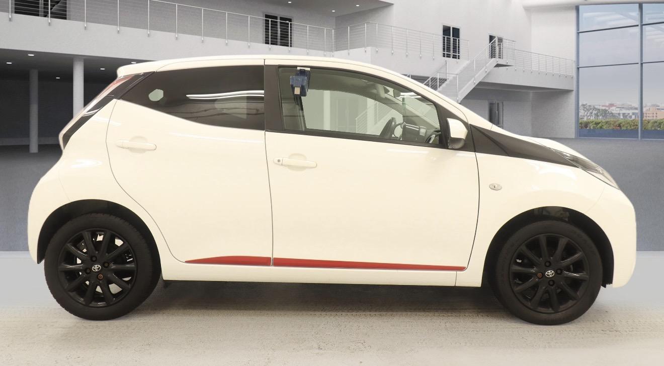Toyota AYGO 1.0 VVT-i x-press Hatchback 5dr Petrol Manual Euro 6 (68 ps)