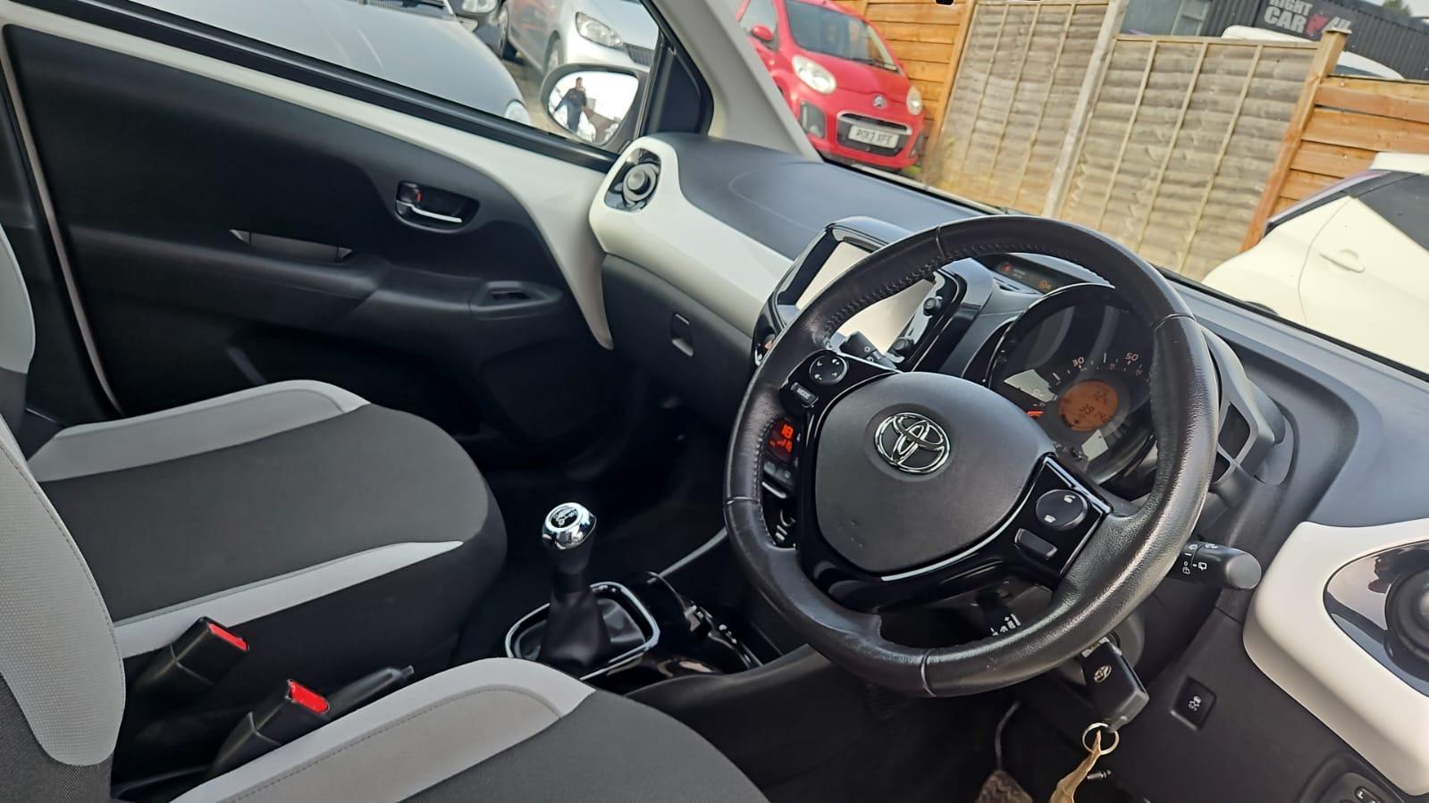 Toyota AYGO 1.0 VVT-i x-press Hatchback 5dr Petrol Manual Euro 6 (68 ps)