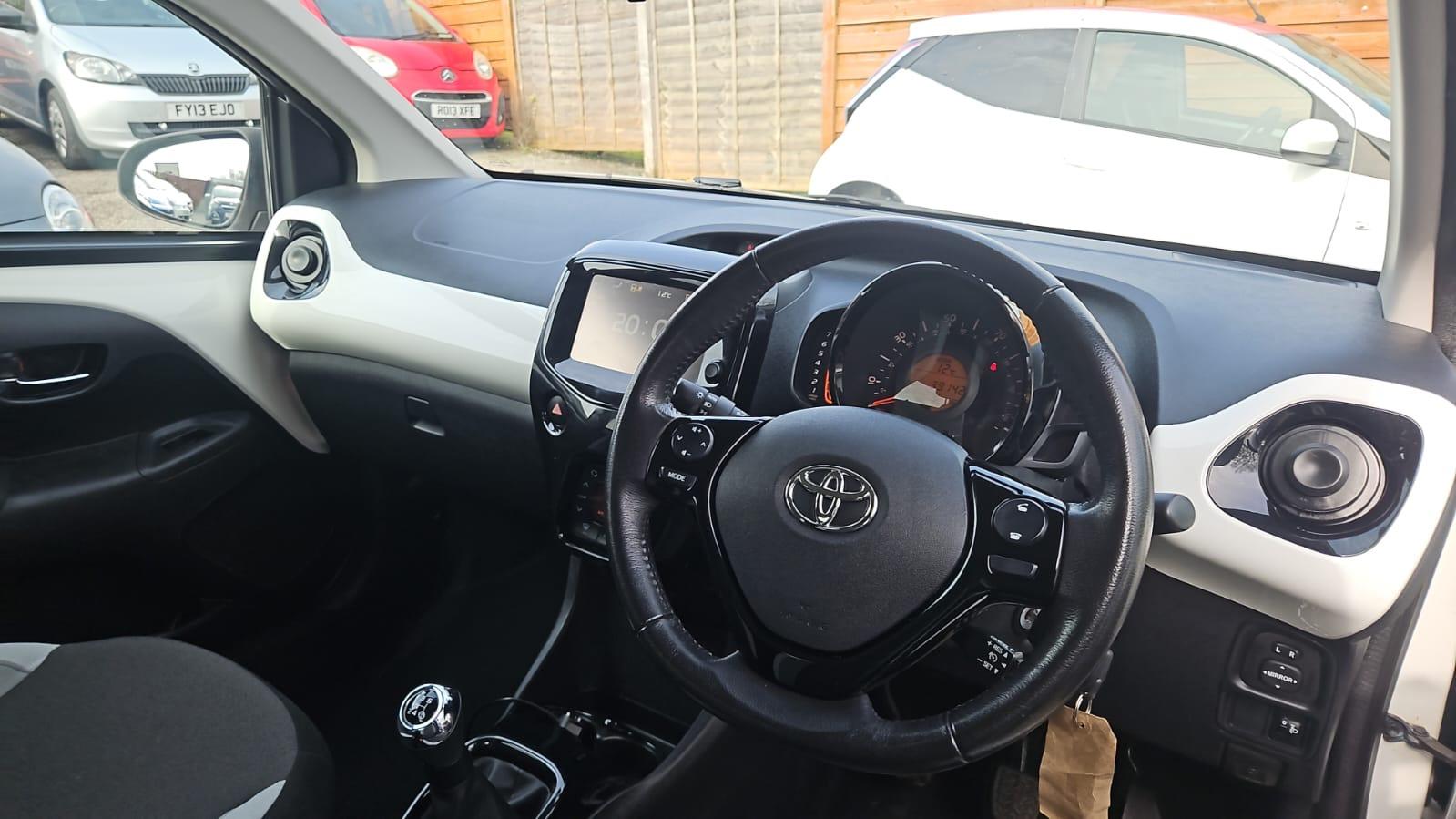 Toyota AYGO 1.0 VVT-i x-press Hatchback 5dr Petrol Manual Euro 6 (68 ps)