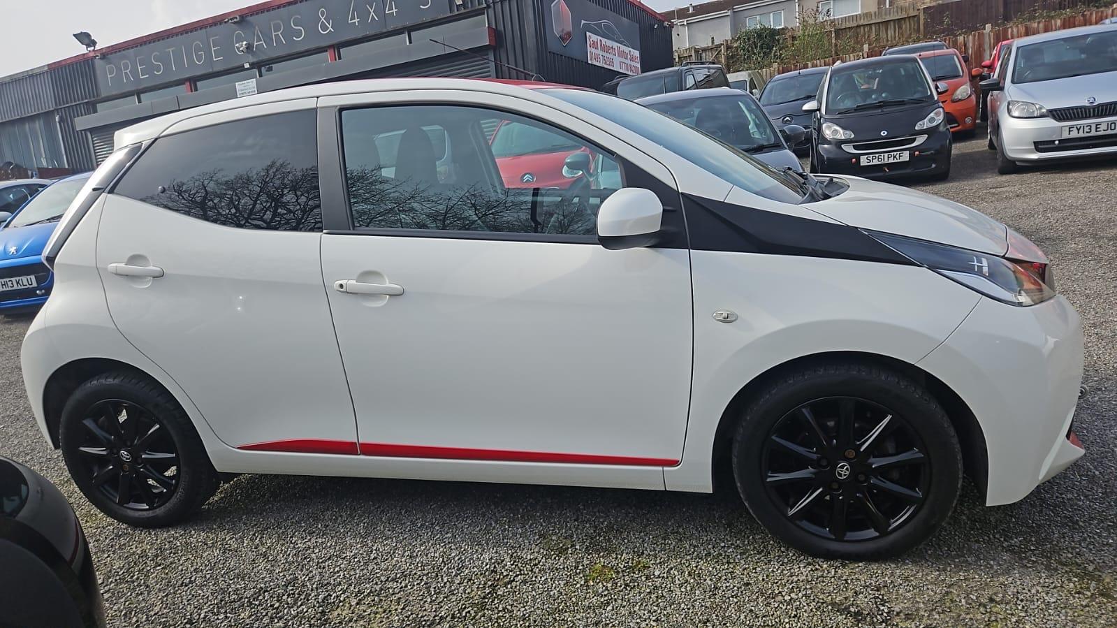 Toyota AYGO 1.0 VVT-i x-press Hatchback 5dr Petrol Manual Euro 6 (68 ps)