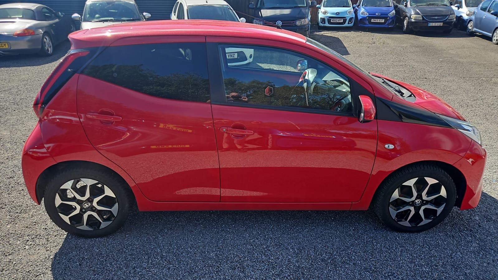 Toyota AYGO 1.0 VVT-i x-plore Hatchback 5dr Petrol Manual Euro 6 (71 ps)