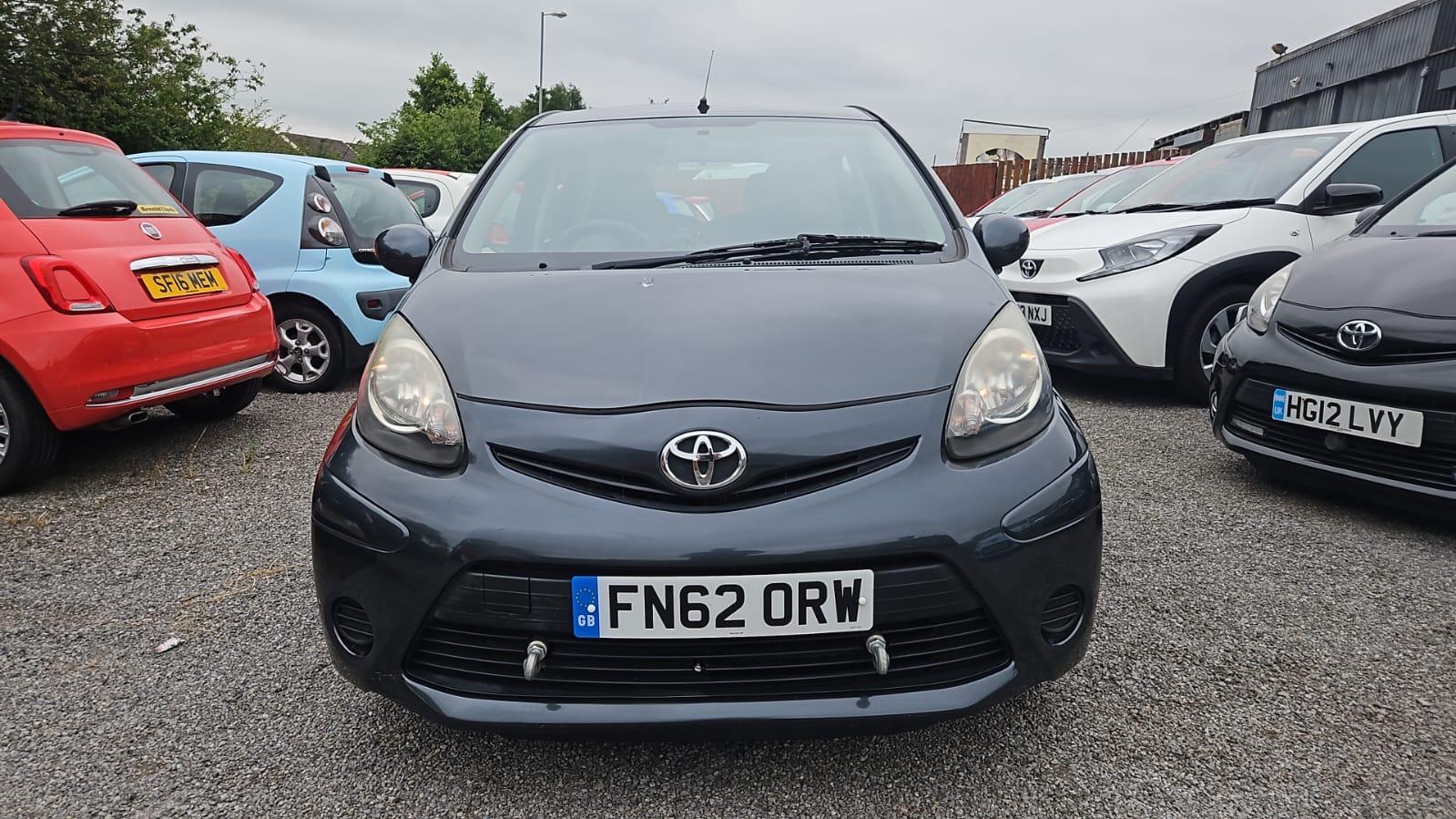 Toyota AYGO 1.0 VVT-i + Hatchback 5dr Petrol Manual Euro 5 (67 ps)