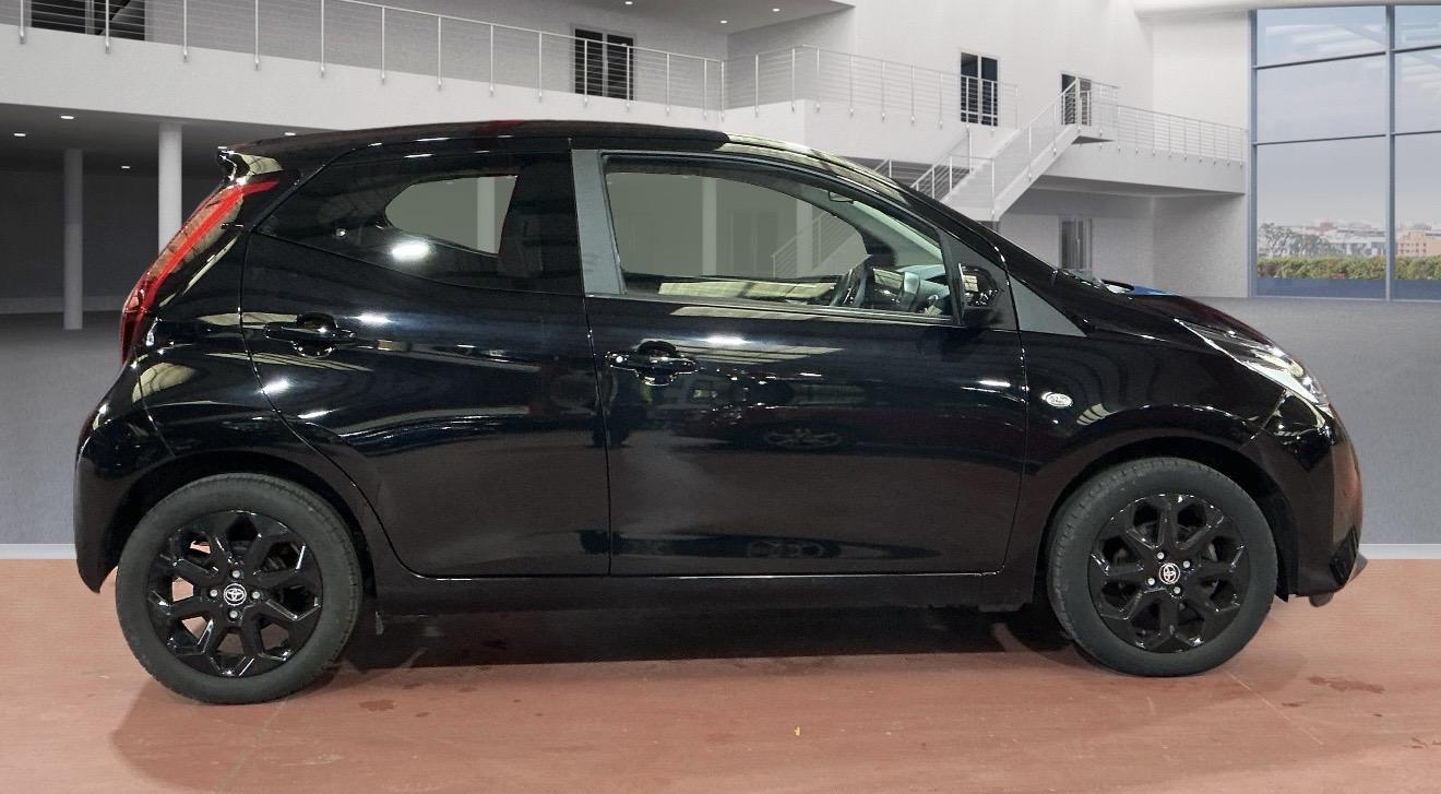 Toyota AYGO 1.0 VVT-i x-play Hatchback 5dr Petrol x-shift Euro 6 (Safety Sense) (71 ps)