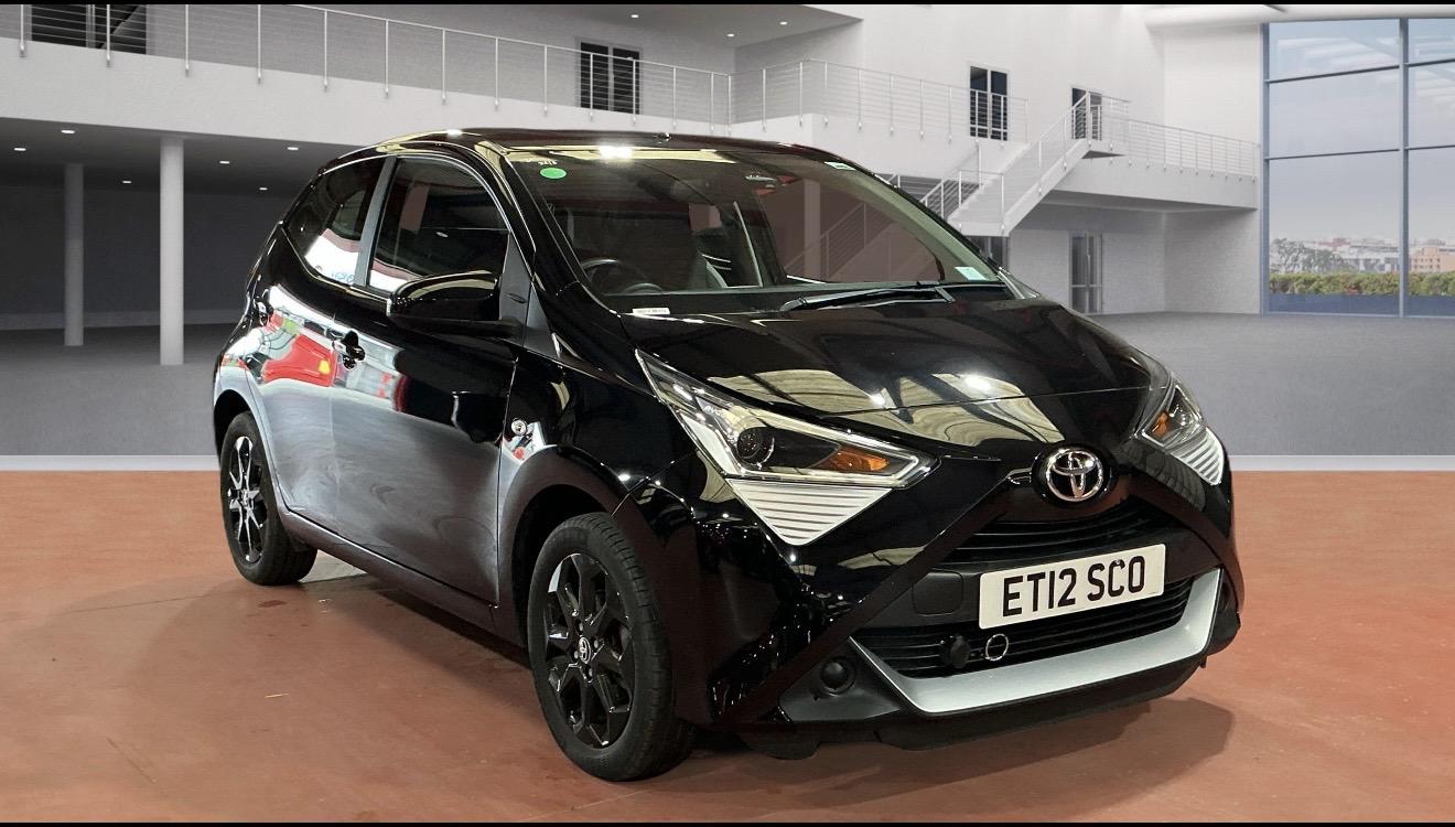Toyota AYGO 1.0 VVT-i x-play Hatchback 5dr Petrol x-shift Euro 6 (Safety Sense) (71 ps)