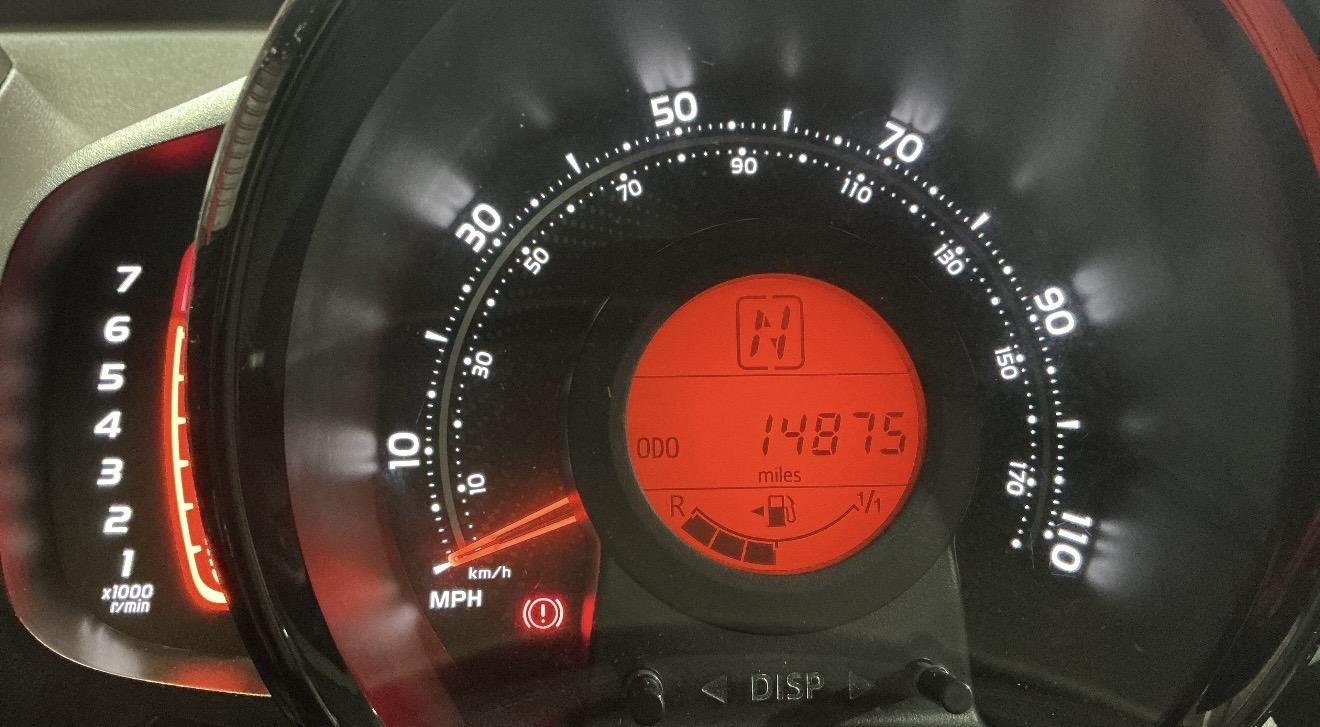 Toyota AYGO 1.0 VVT-i x-play Hatchback 5dr Petrol x-shift Euro 6 (Safety Sense) (71 ps)