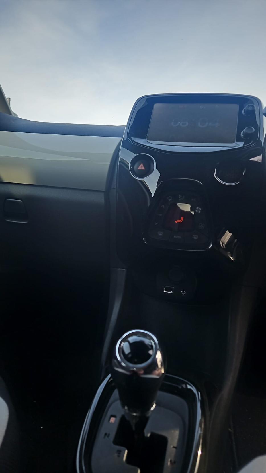 Toyota AYGO 1.0 VVT-i x-press Hatchback 5dr Petrol x-shift Euro 6 (68 ps)