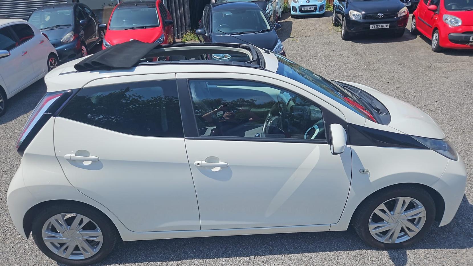 Toyota AYGO 1.0 VVT-i x-pression Hatchback 5dr Petrol Manual Euro 6 (68 ps)