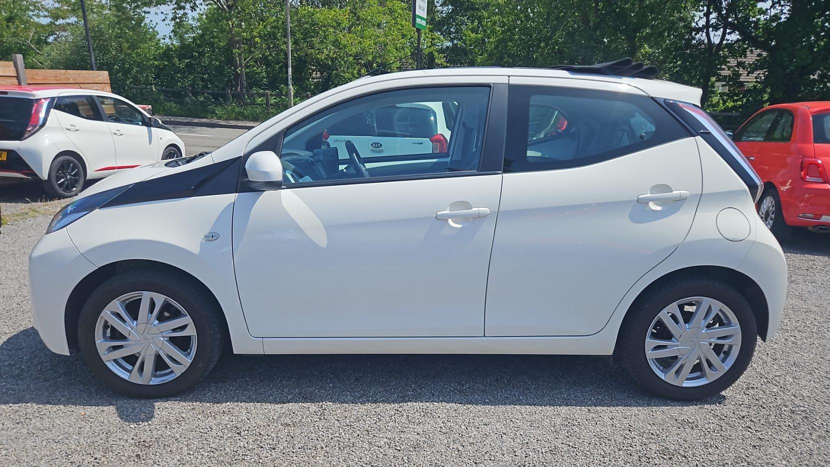Toyota AYGO 1.0 VVT-i x-pression Hatchback 5dr Petrol Manual Euro 6 (68 ps)