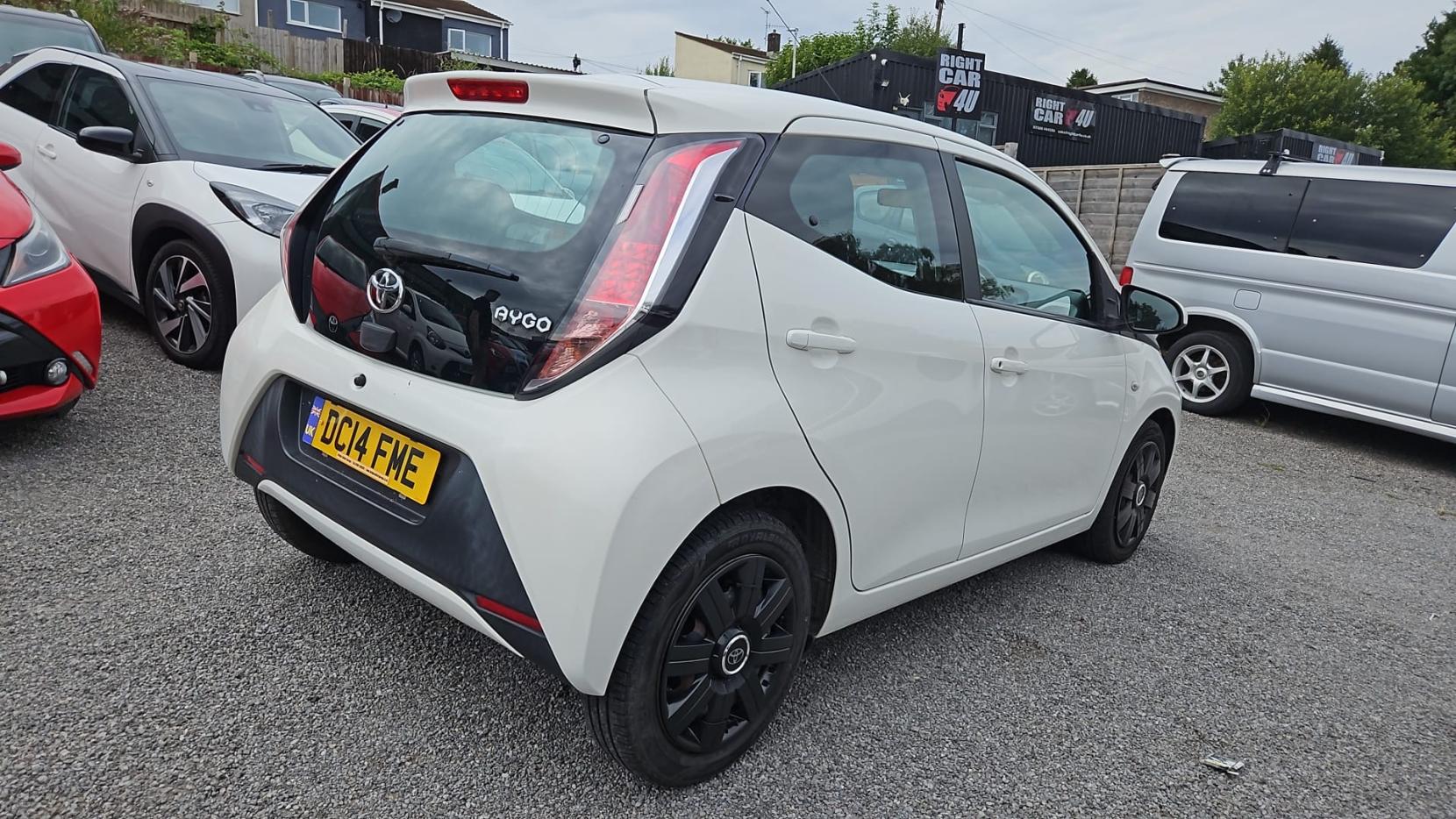 Toyota AYGO 1.0 VVT-i x-play Hatchback 5dr Petrol Manual Euro 5 Euro 5 (68 ps)