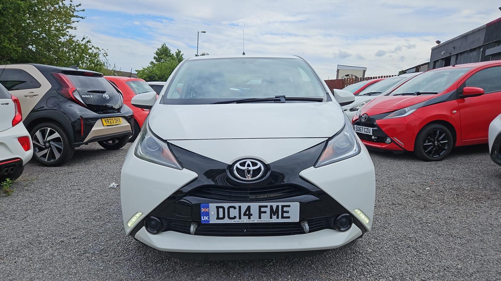 Toyota AYGO 1.0 VVT-i x-play Hatchback 5dr Petrol Manual Euro 5 Euro 5 (68 ps)