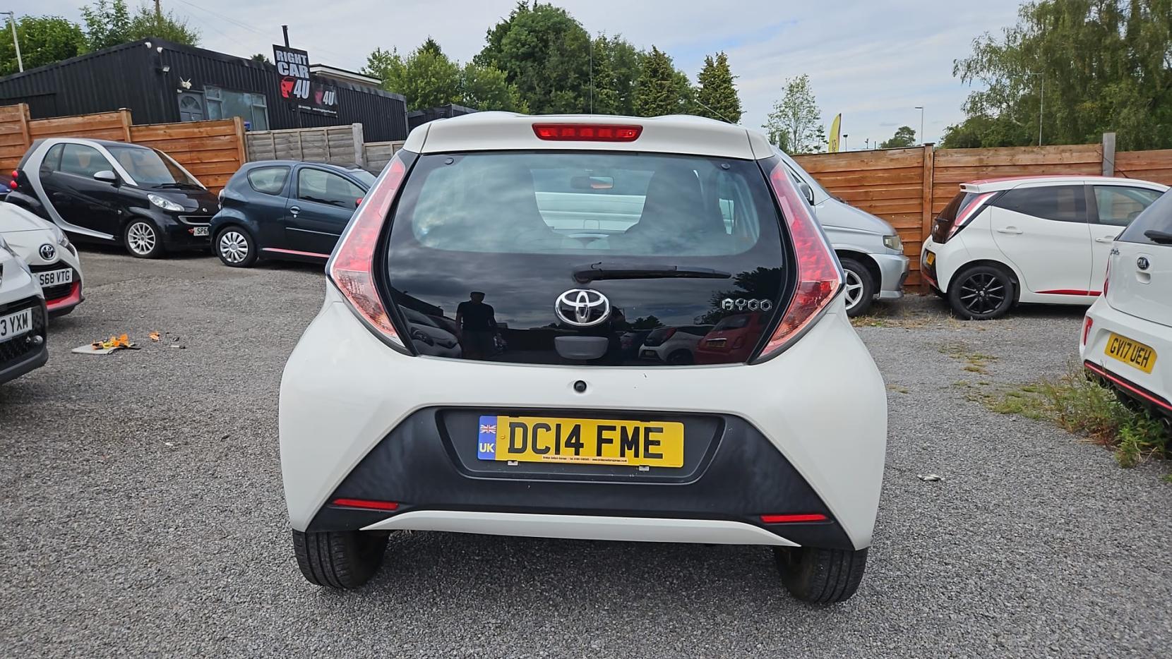 Toyota AYGO 1.0 VVT-i x-play Hatchback 5dr Petrol Manual Euro 5 Euro 5 (68 ps)