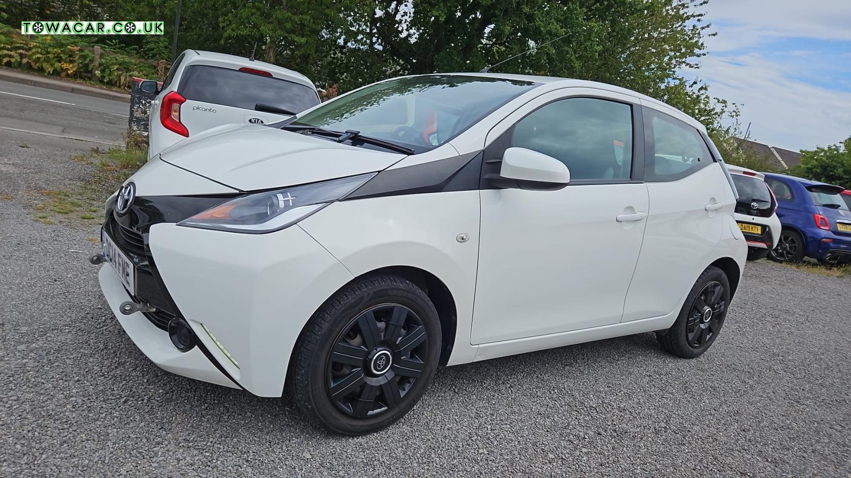 Toyota AYGO 1.0 VVT-i x-play Hatchback 5dr Petrol Manual Euro 5 Euro 5 (68 ps)