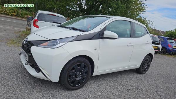 Toyota AYGO 1.0 VVT-i x-play Hatchback 5dr Petrol Manual Euro 5 Euro 5 (68 ps)