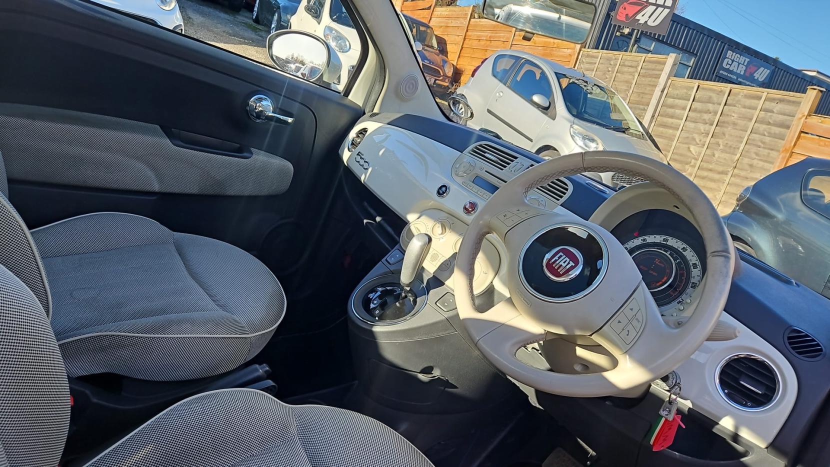 Fiat 500 1.2 Lounge Hatchback 3dr Petrol Dualogic Euro 4 (69 bhp)