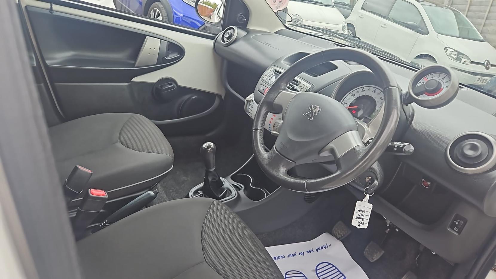 Peugeot 107 1.0 12V Allure Hatchback 5dr Petrol Manual Euro 5 (68 ps)
