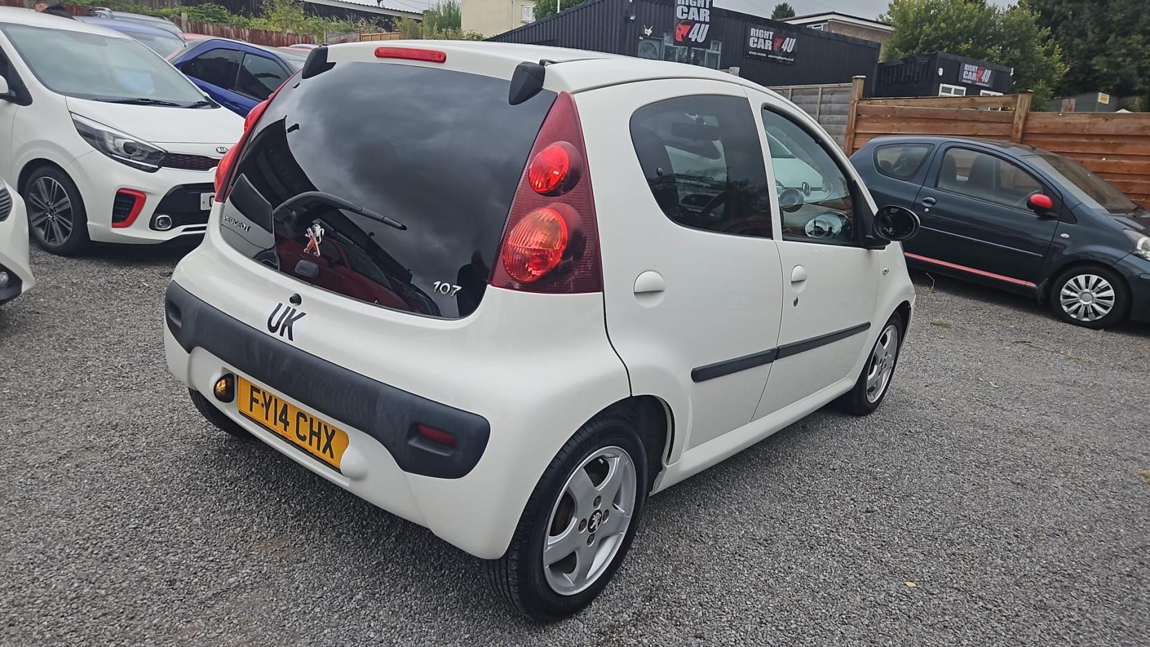 Peugeot 107 1.0 12V Allure Hatchback 5dr Petrol Manual Euro 5 (68 ps)