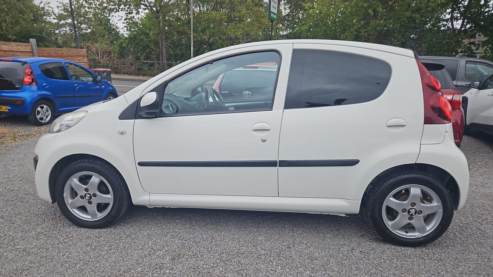 Peugeot 107 1.0 12V Allure Hatchback 5dr Petrol Manual Euro 5 (68 ps)