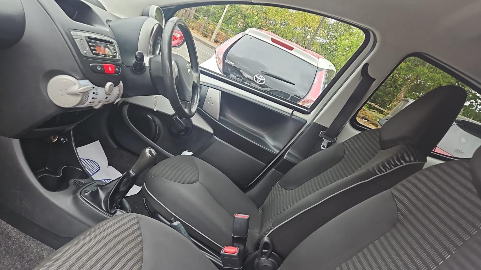 Peugeot 107 1.0 12V Allure Hatchback 5dr Petrol Manual Euro 5 (68 ps)