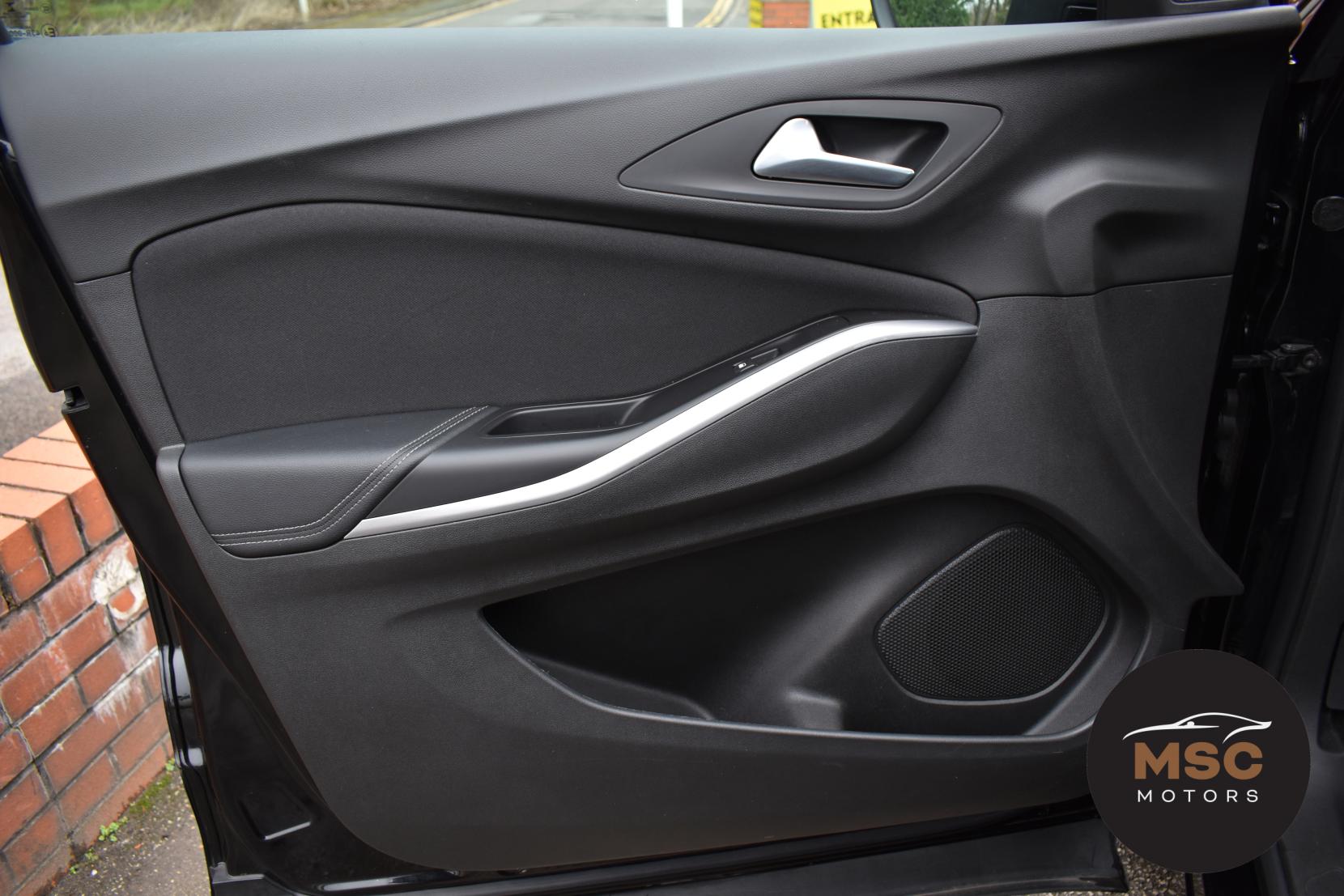 Vauxhall Grandland X 1.2 Turbo GPF SE SUV 5dr Petrol Manual Euro 6 (s/s) (130 ps)