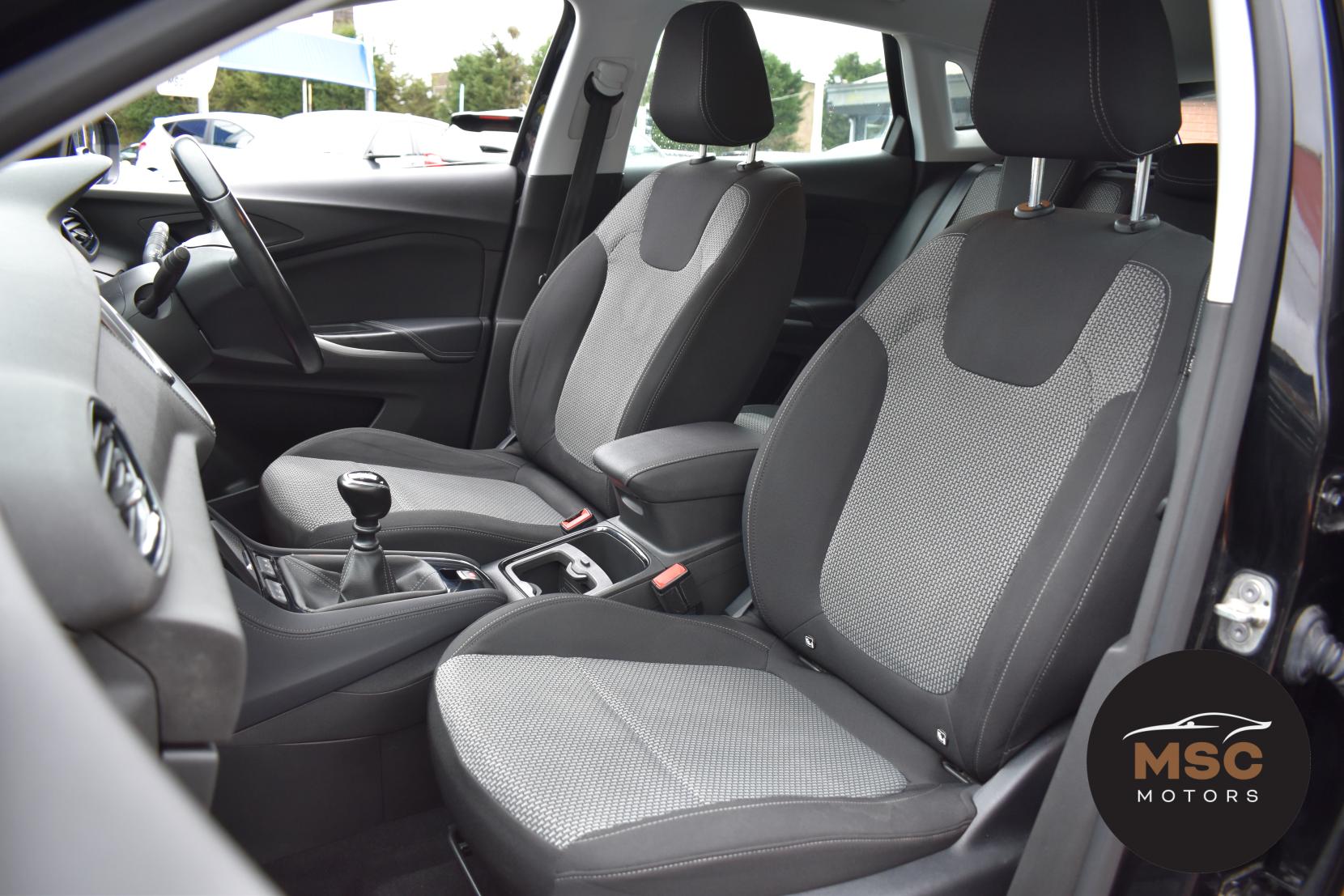 Vauxhall Grandland X 1.2 Turbo GPF SE SUV 5dr Petrol Manual Euro 6 (s/s) (130 ps)