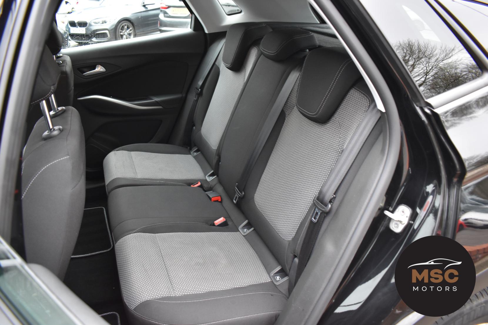 Vauxhall Grandland X 1.2 Turbo GPF SE SUV 5dr Petrol Manual Euro 6 (s/s) (130 ps)