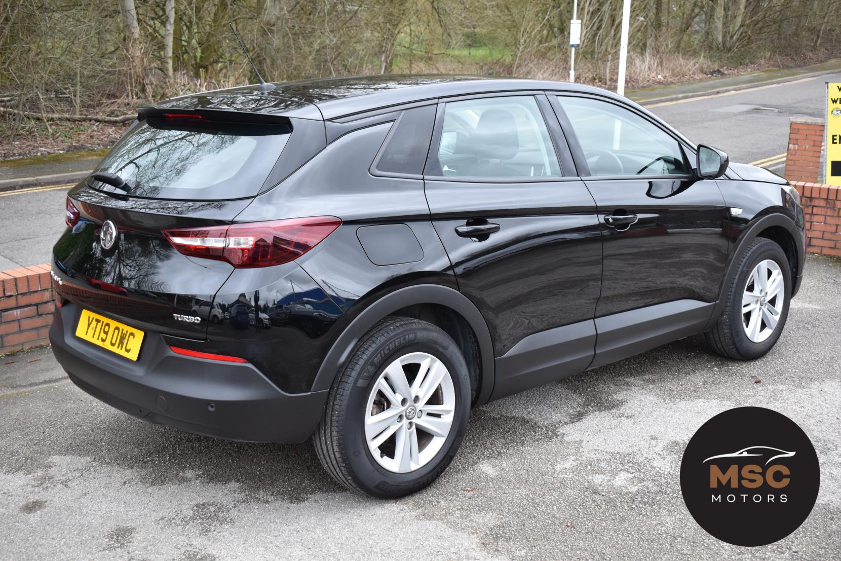 Vauxhall Grandland X 1.2 Turbo GPF SE SUV 5dr Petrol Manual Euro 6 (s/s) (130 ps)
