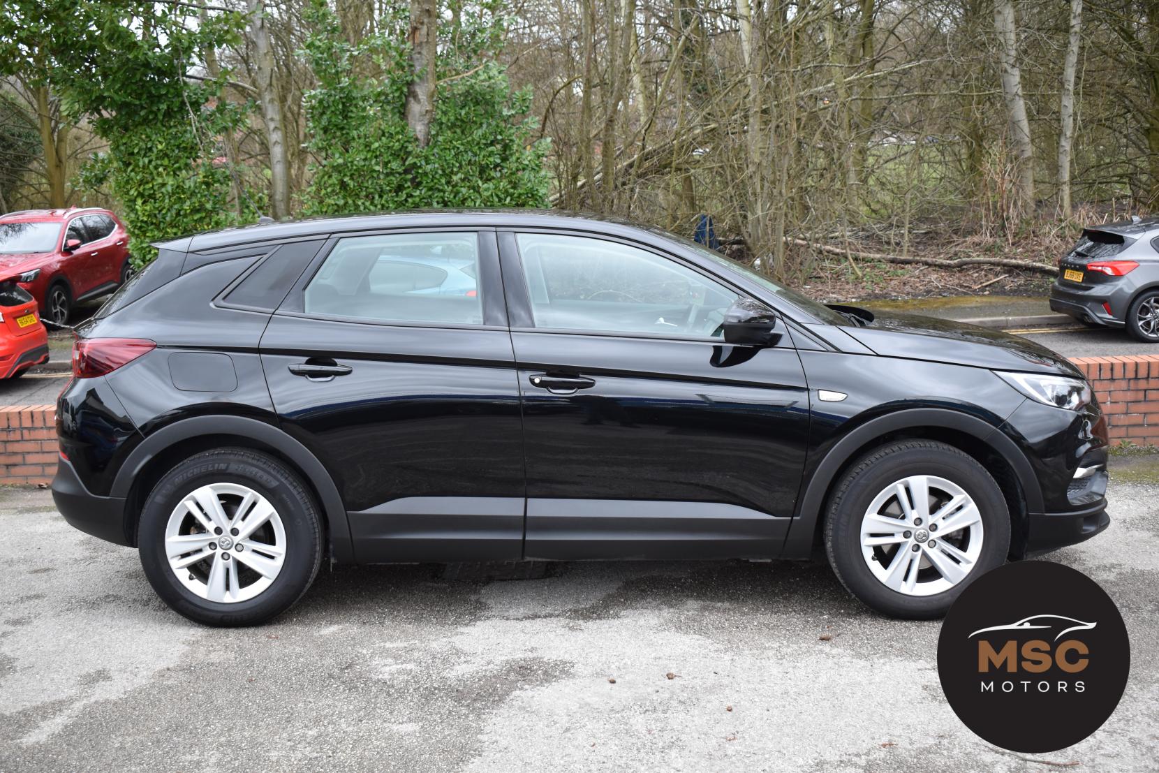 Vauxhall Grandland X 1.2 Turbo GPF SE SUV 5dr Petrol Manual Euro 6 (s/s) (130 ps)