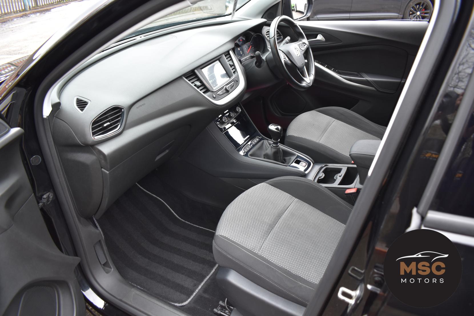 Vauxhall Grandland X 1.2 Turbo GPF SE SUV 5dr Petrol Manual Euro 6 (s/s) (130 ps)