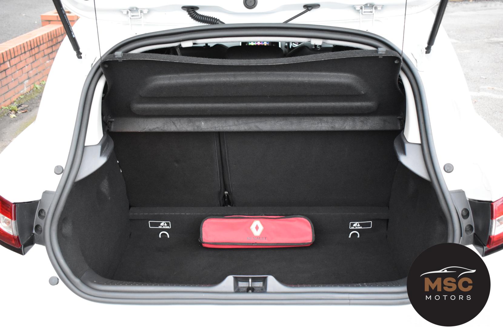 Renault Clio 1.2 16V Dynamique Nav Hatchback 5dr Petrol Manual Euro 6 (75 ps)