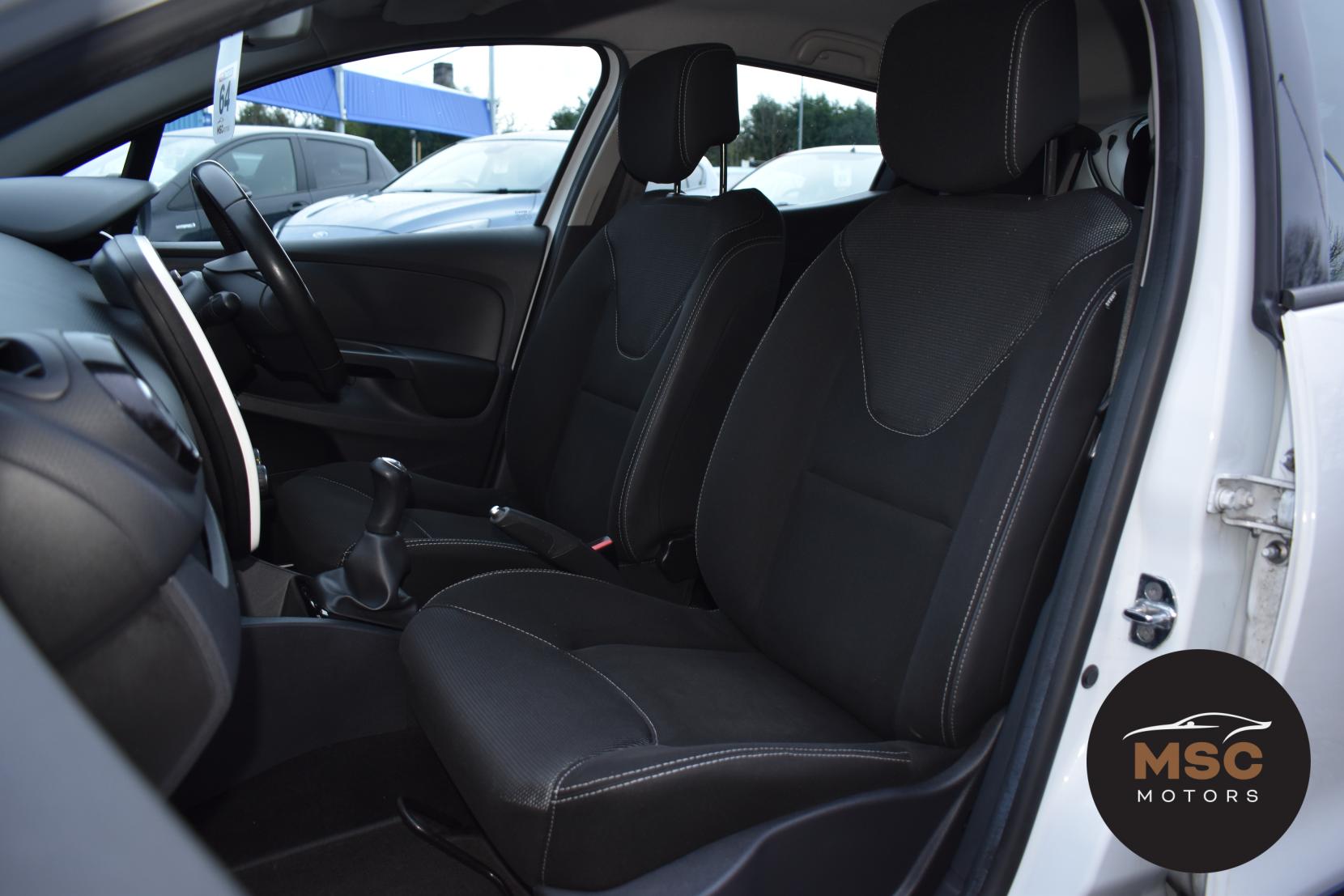 Renault Clio 1.2 16V Dynamique Nav Hatchback 5dr Petrol Manual Euro 6 (75 ps)