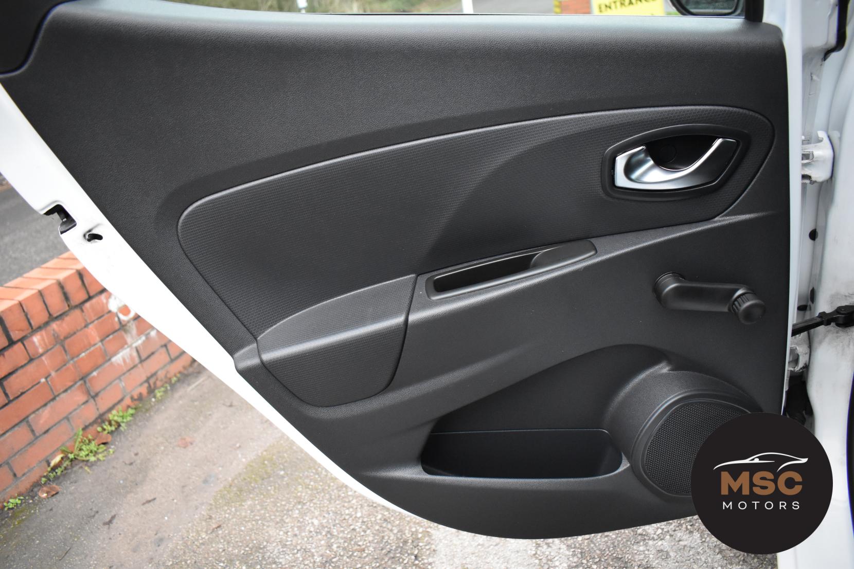 Renault Clio 1.2 16V Dynamique Nav Hatchback 5dr Petrol Manual Euro 6 (75 ps)