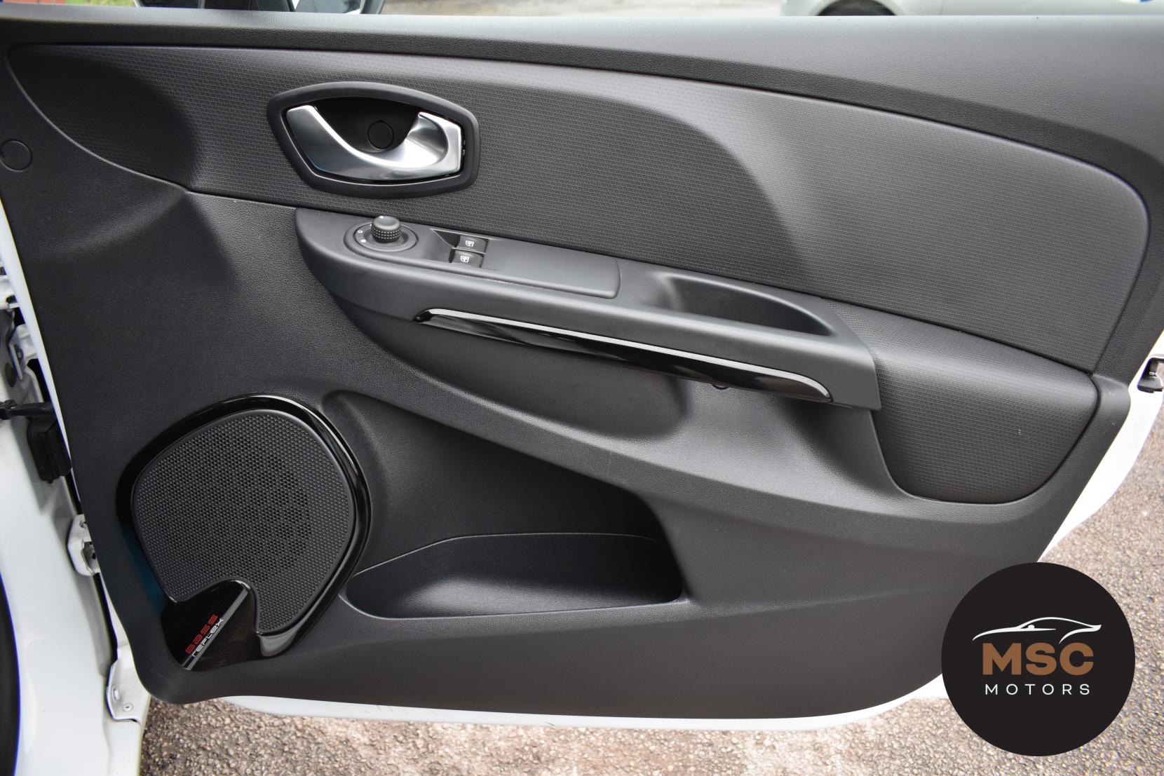 Renault Clio 1.2 16V Dynamique Nav Hatchback 5dr Petrol Manual Euro 6 (75 ps)