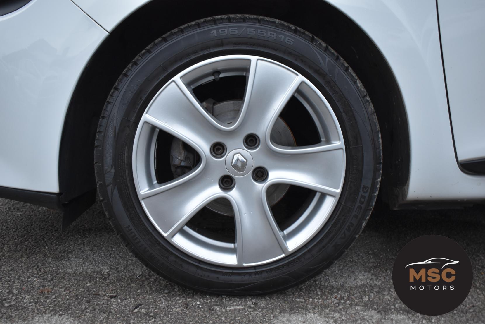 Renault Clio 1.2 16V Dynamique Nav Hatchback 5dr Petrol Manual Euro 6 (75 ps)