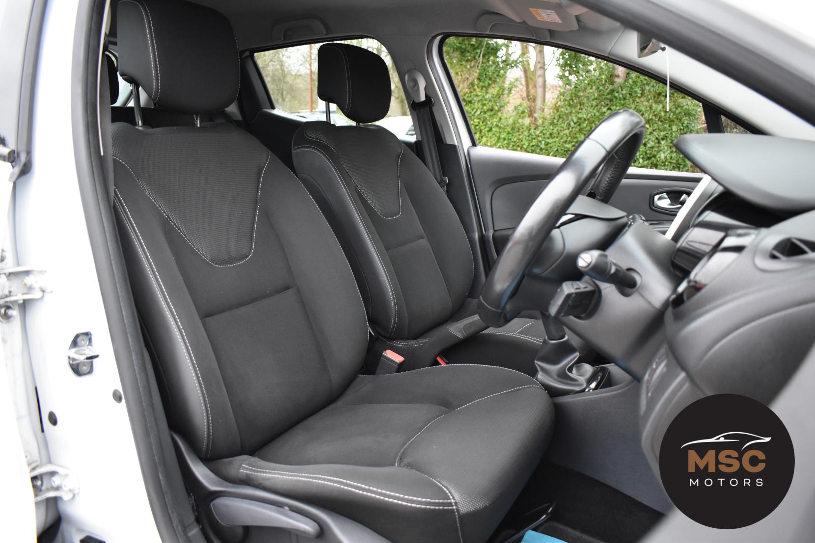 Renault Clio 1.2 16V Dynamique Nav Hatchback 5dr Petrol Manual Euro 6 (75 ps)