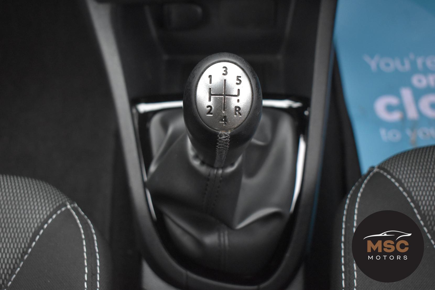 Renault Clio 1.2 16V Dynamique Nav Hatchback 5dr Petrol Manual Euro 6 (75 ps)