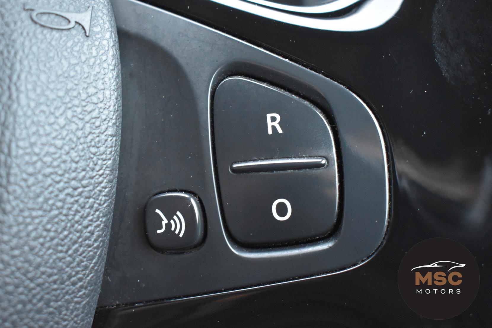 Renault Clio 1.2 16V Dynamique Nav Hatchback 5dr Petrol Manual Euro 6 (75 ps)