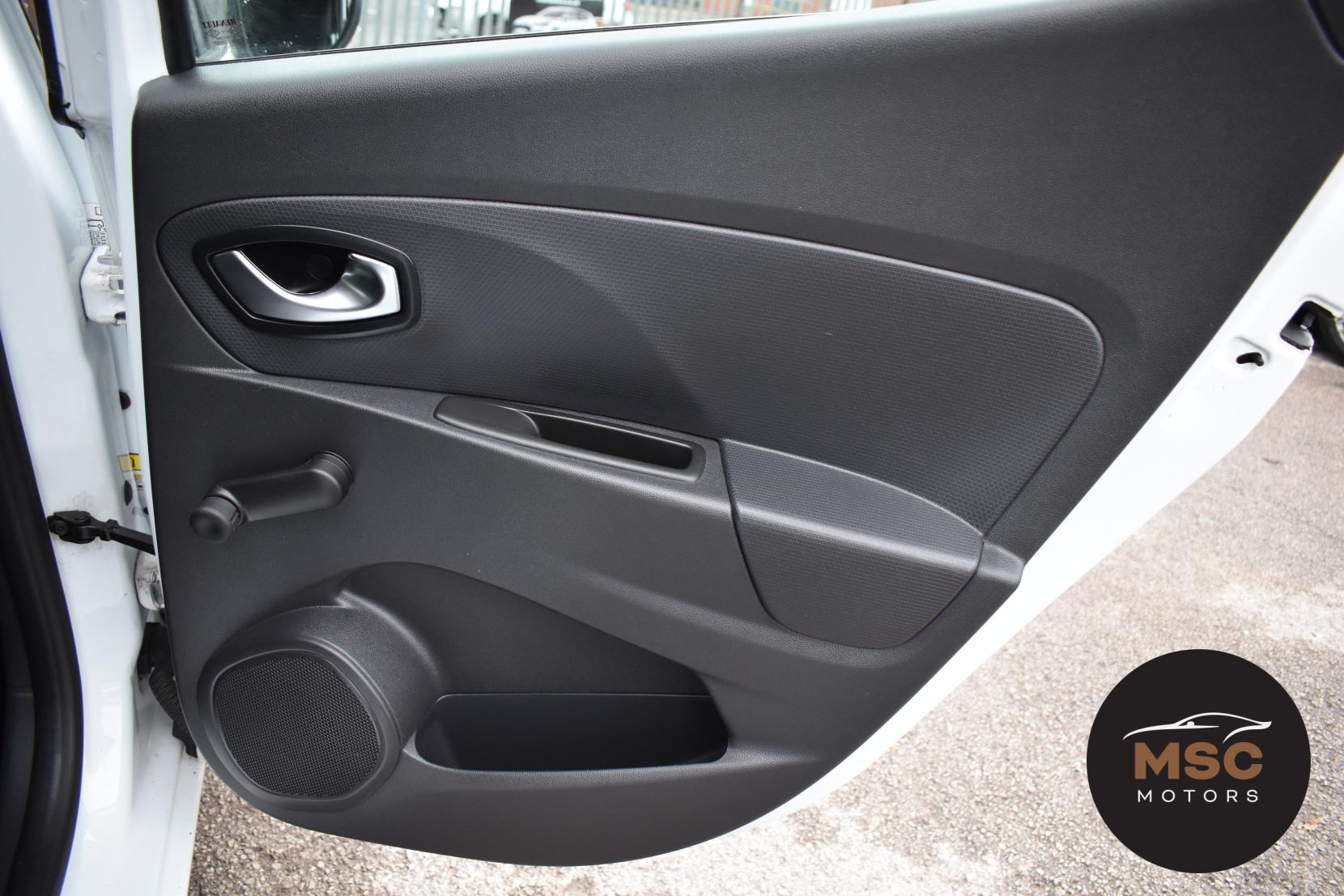 Renault Clio 1.2 16V Dynamique Nav Hatchback 5dr Petrol Manual Euro 6 (75 ps)