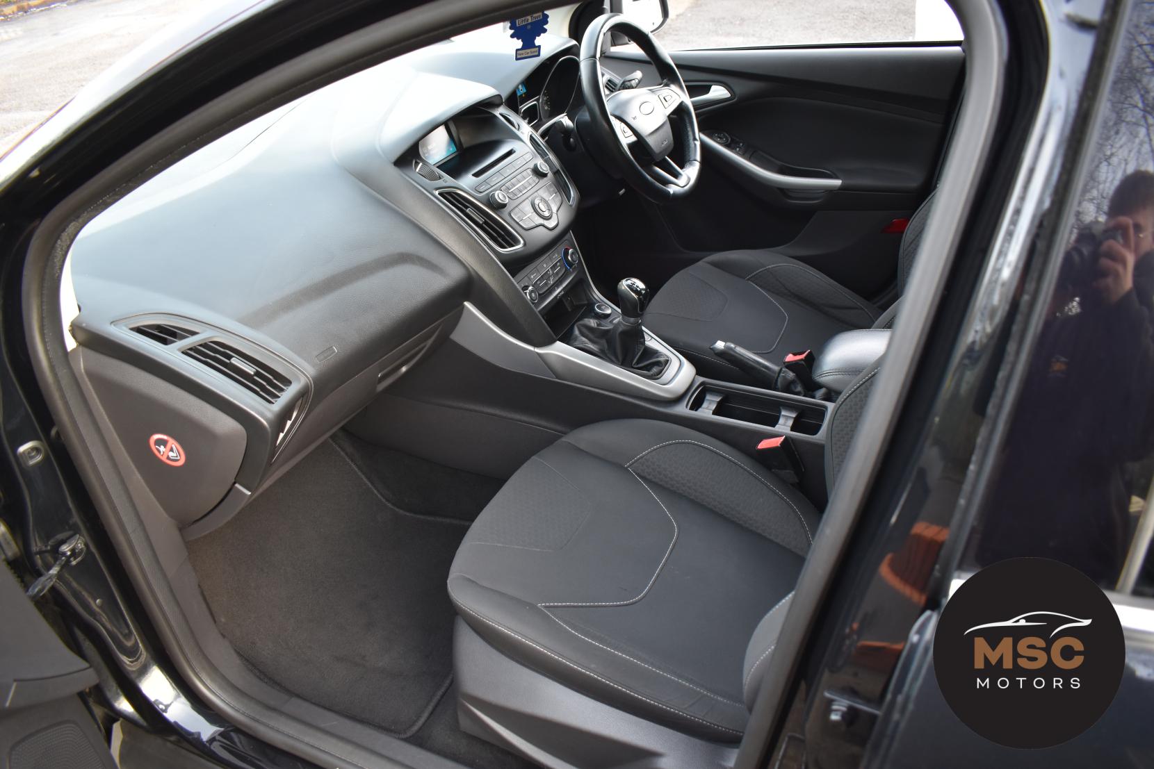 Ford Focus 1.0T EcoBoost Zetec Hatchback 5dr Petrol Manual Euro 6 (s/s) (100 ps)