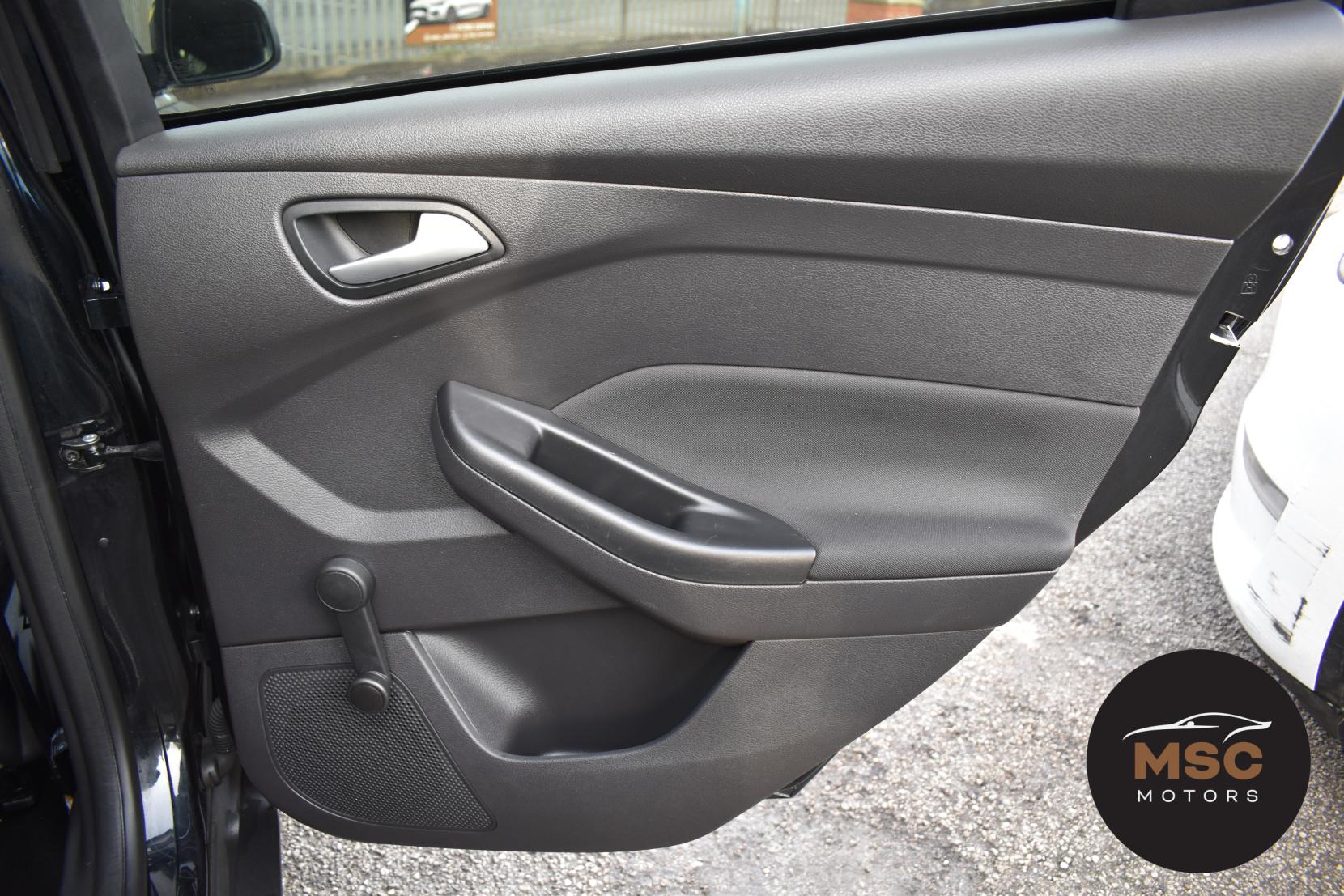 Ford Focus 1.0T EcoBoost Zetec Hatchback 5dr Petrol Manual Euro 6 (s/s) (100 ps)