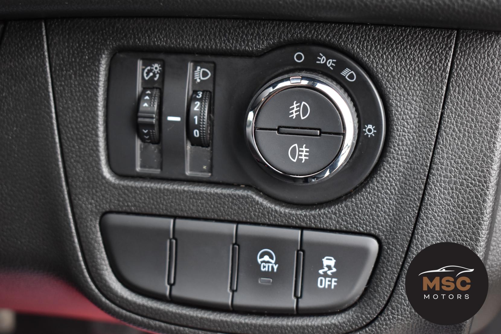 Vauxhall Viva 1.0i SE Hatchback 5dr Petrol Manual Euro 6 (75 ps)