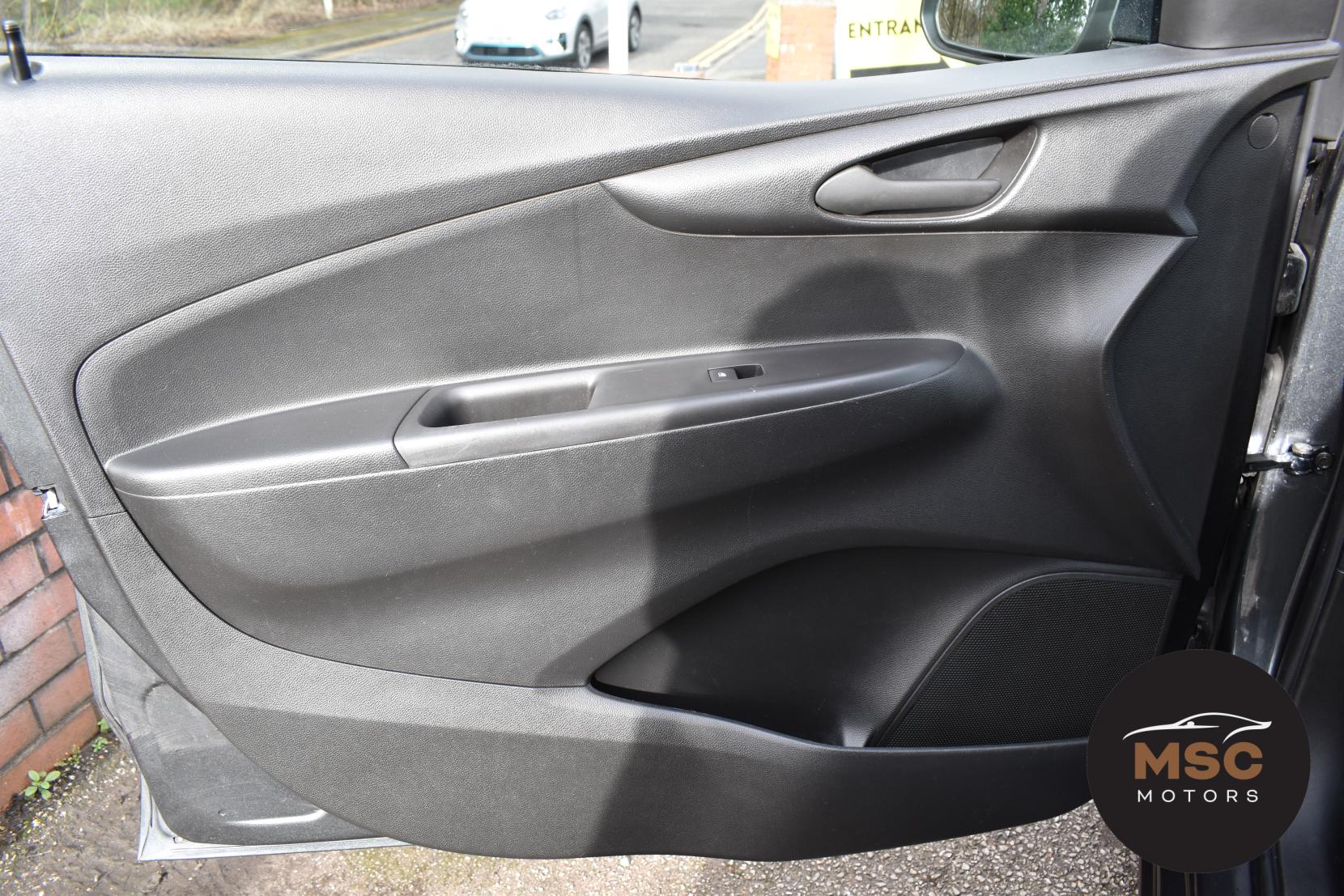 Vauxhall Viva 1.0i SE Hatchback 5dr Petrol Manual Euro 6 (75 ps)